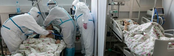 “Якщо до вірусу приєднається ця інфекція, то порятунок буде лиш в одному”: лікар про міфи і штам “Омікрон”