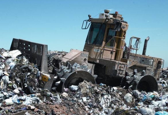 Зеленського просять підняти штрафи за викид сміття до 197 тисяч гривень