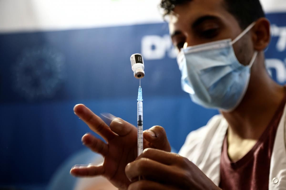 Moderna проводить клінічні випробування мРНК-вакцини від ВІЛ
