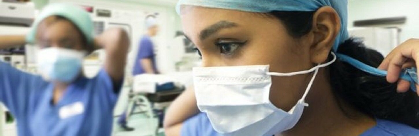 “Кровотечі та ураження головного мозку, вірус почав руйнувати здоров’я жінок із цієї категорії”: медики про штам “Омікрон”