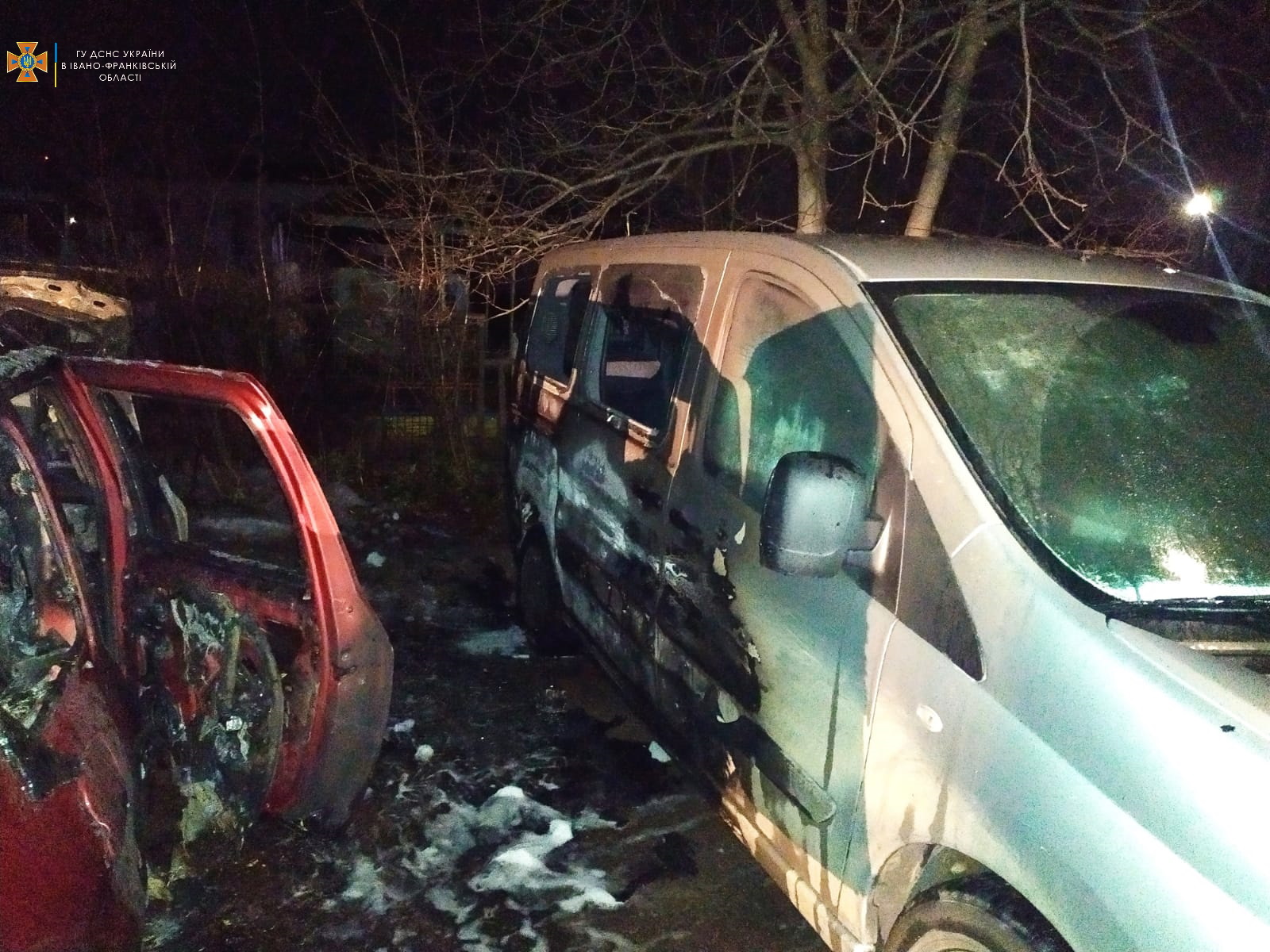 На Прикарпатті за ніч згоріло сім автомобілів (ФОТО)