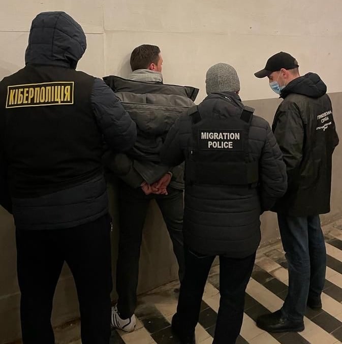 У Львові іноземець вербував українок для секс-роботи у Європі