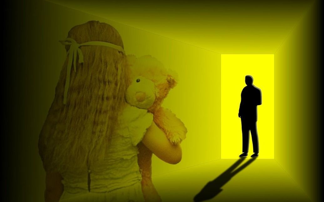 Чоловік розбещував 10-річну падчерку свого рідного брата: педофіла відправили за ґрати