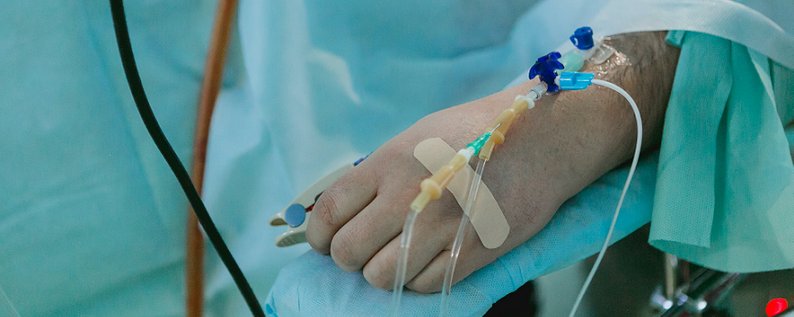 В Івано-Франківську 60-річний батько віддав синові свою нирку для трансплантації
