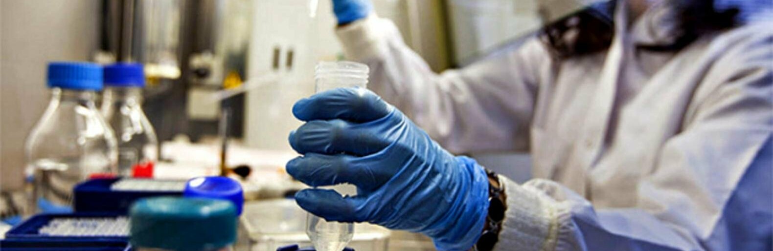 “Нестерпний біль – бактеріальна інфекція – несе подвійну загрозу та ускладення”: відомий лікар про мутацію штаму “Омікрон”