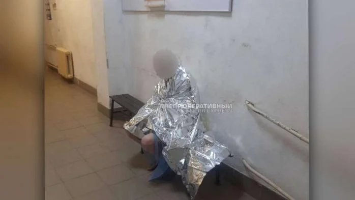“Я обраний”: у Дніпрі голий чоловік на вулиці покарав себе за погану поведінку (фото)