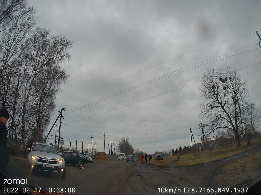 У сімї велике горе просять молитися за їхніх дочок. “За життя двох сестричок боряться лікарі”: 39-річний водій збив школярок, які переходили дорогу до школи (ФОТО)