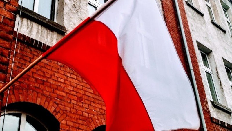 Польща скасовує низку ковід-обмежень з 1 березня, за винятком кількох важливих