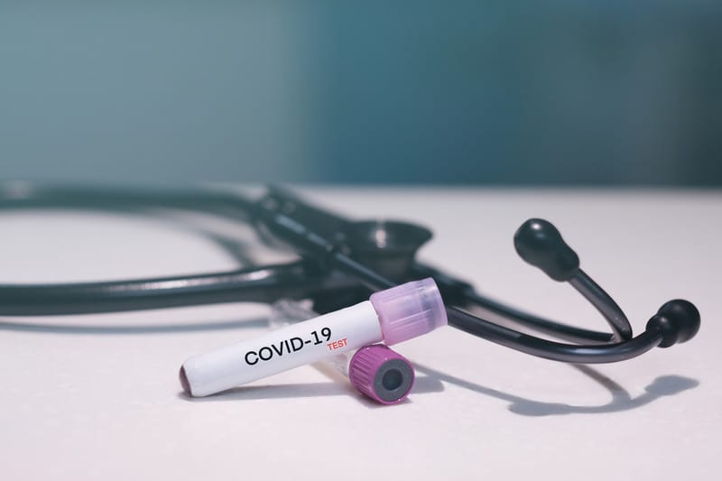 Медики перерахували смертельно небезпечні симптоми COVID-19