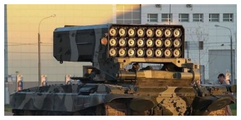 Згоріли вщент: окупанти застосували важку вогнеметну систему “Сонцепек” проти своїх позицій.