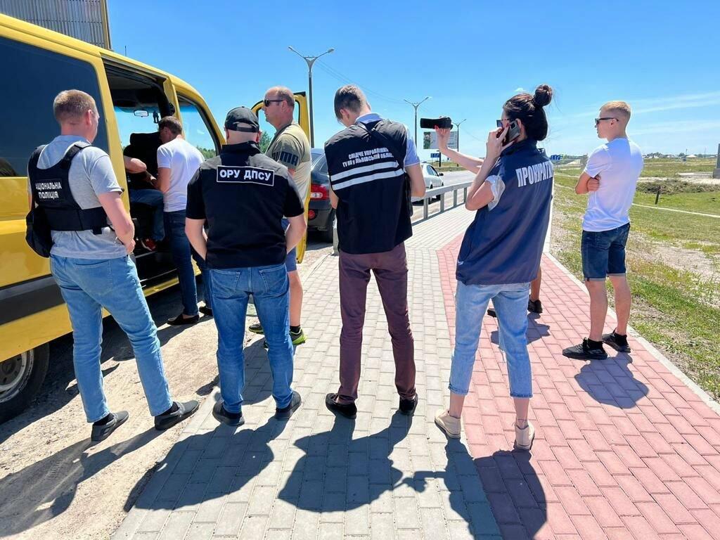 Допомагав призовникам виїхати за кордон: на Львівщині затримали мешканця Івано-Франківщини (фото)