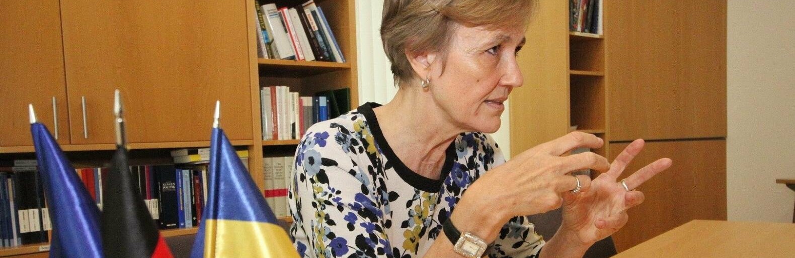 “Вже дуже скоро в ці дні”: пані посол Німеччини анонсувала швидке прибуття важкої зброї до України