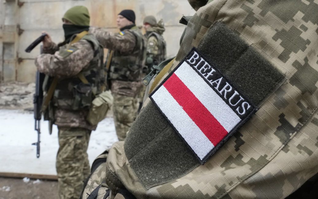Білорусь стягує на кордон в Гомельській області спецбригади внутрішніх військ МВС – Генштаб