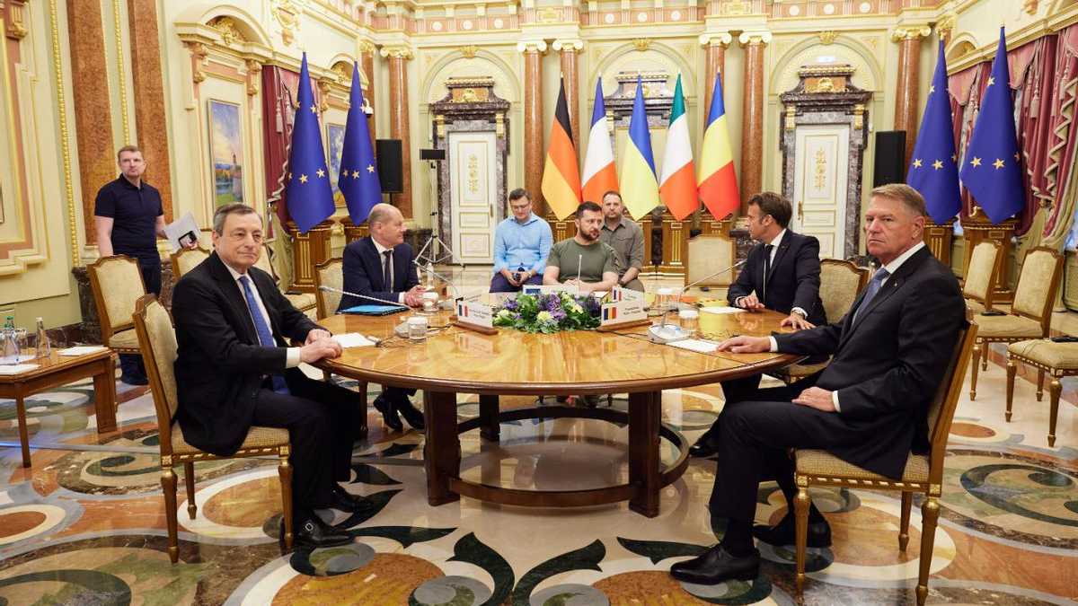 Франція, Німеччина, Італія і Румунія підтримали надання Україні статусу кандидата в ЄС, – Макрон