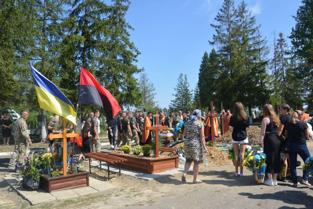 НА ФРАНКІВЩИНІ ПОПРОЩАЛИСЯ З ДВОМА ГЕРОЯМИ: ПАВЛЮКОМ АНДРІЄМ ТА СКОРЕЦЬКИМ ВАСИЛЕМ