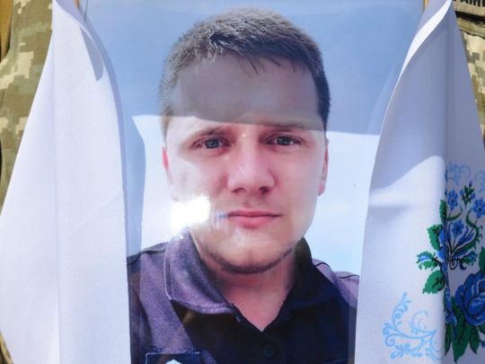 «Він так і не побачив новонародженого сина»: на Вінниччині поховали захисника «Азовсталі»