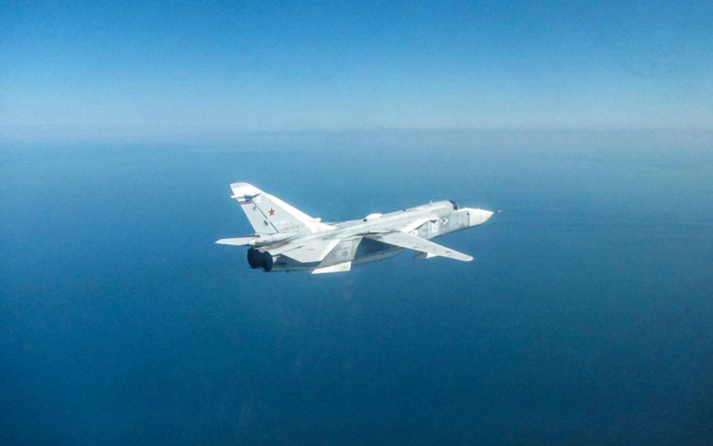 Ворожий винищувач Су-35 тричі намагався атакувати українські штурмовики в небі над Новою Каховкою
