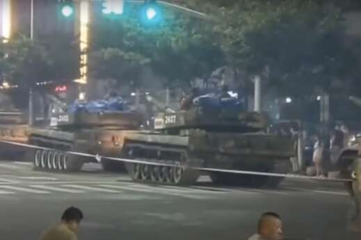 У Китаї масові протести. На вулицях з’явилися танки (відео)