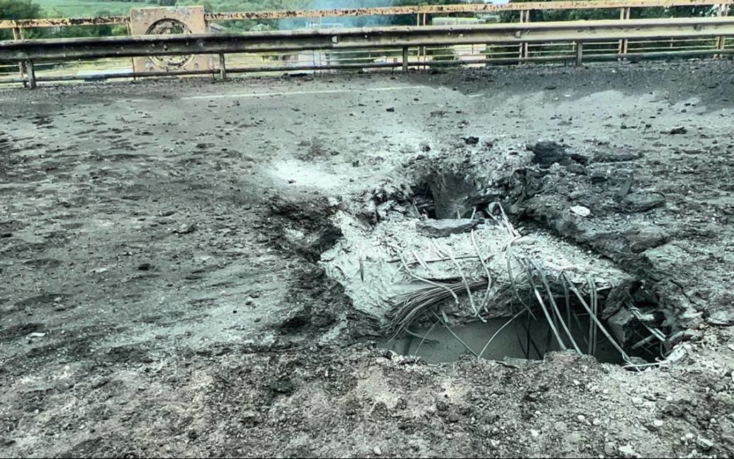 “Зацініть роботу ЗСУ”: у Херсоні окупанти вже добу не можуть гнати важку техніку через Антонівський міст