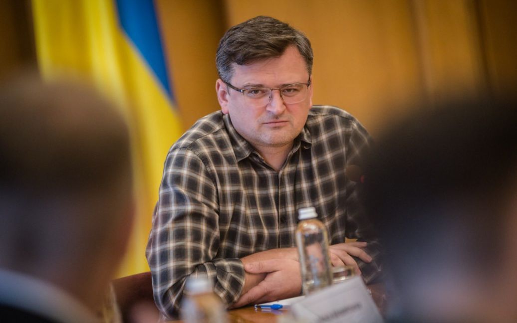Кулеба наголосив на залежності економіки РФ від морських перевезень та закликав партнерів обмежити їй доступ до послуг