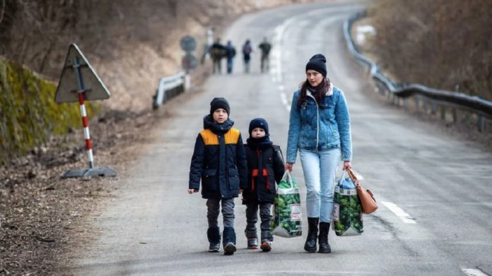 Переселенцям розповіли, чому їм доведеться повернути виплати державі