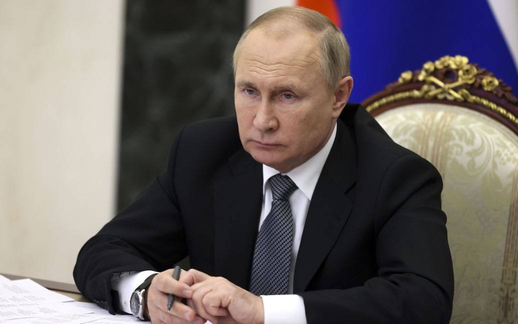 “Останній спосіб напустити пилу й приховати, що король давно “голий”: ОП – про зібрання Держдуми РФ Путіним