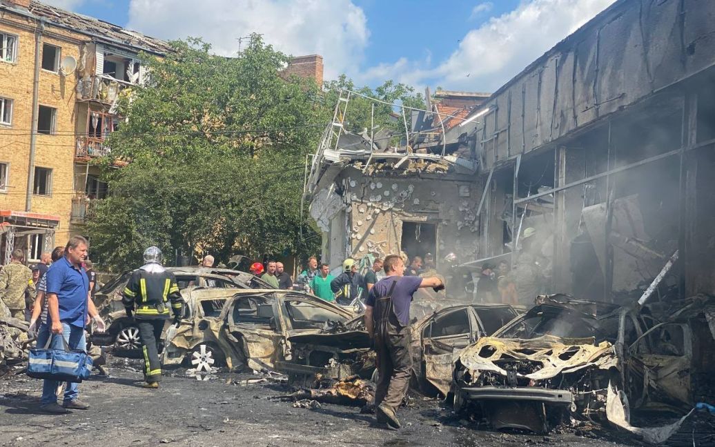 Росія вдарила ракетами по Вінниці: 12 загиблих та 30 поранених