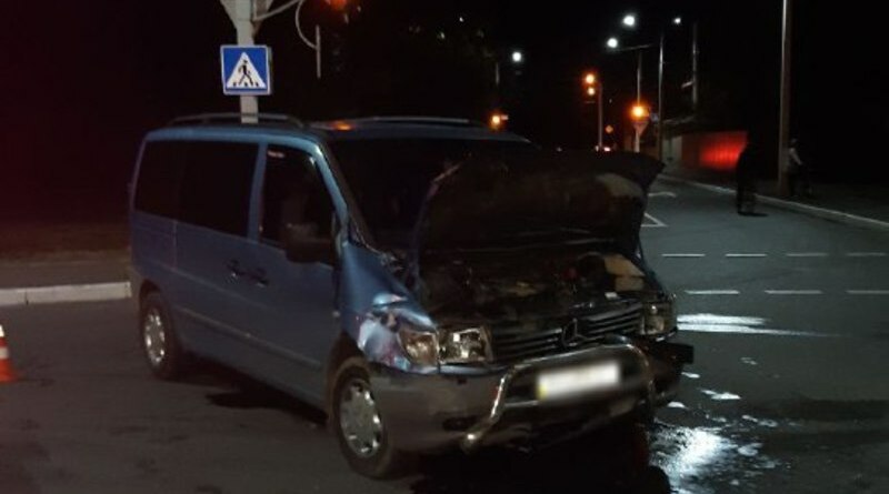 На Прикарпатті Mercedes-Benz Vitо наїхав на дитину. ФОТО