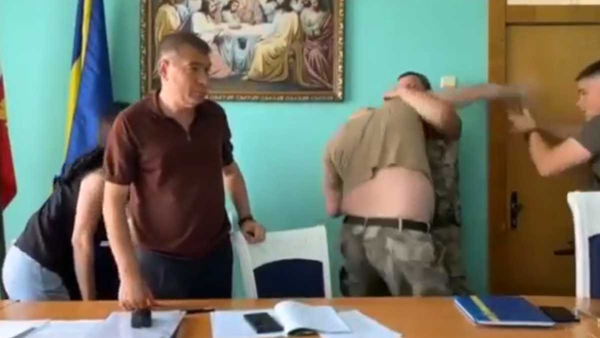 Мер Білгород-Дністровського побився з головою райради