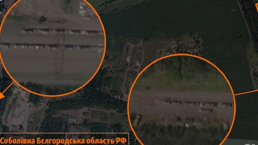 росія збільшує кількість техніки на кордоні з Україною біля Харківщини: супутникові фото