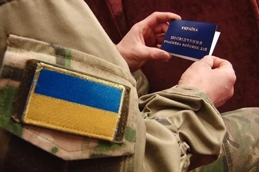 Які права мають учасники бойових дій: достроковий вихід на пенсію та суми виплат