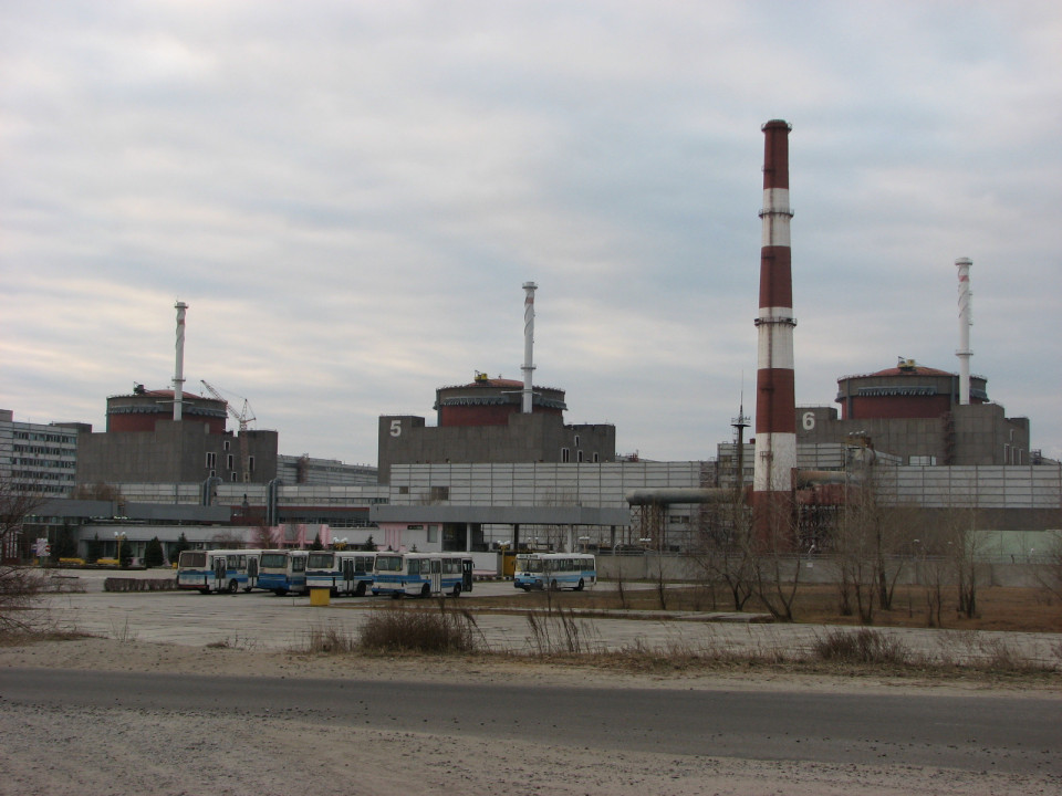 “Одна радіоактивна пилинка, яку вдихнули, здатна вбити людину”: біохімік розповів про те, як діяти в разі можливої аварії на Запорізькій АЕС