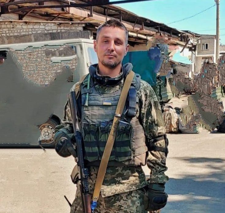 ЗАХИЩАЮЧИ УКРАЇНУ, ЗАГИНУВ ВІЙСЬКОВИЙ З ФРАНКІВЩИНИ ДМИТРО ЧИРВА