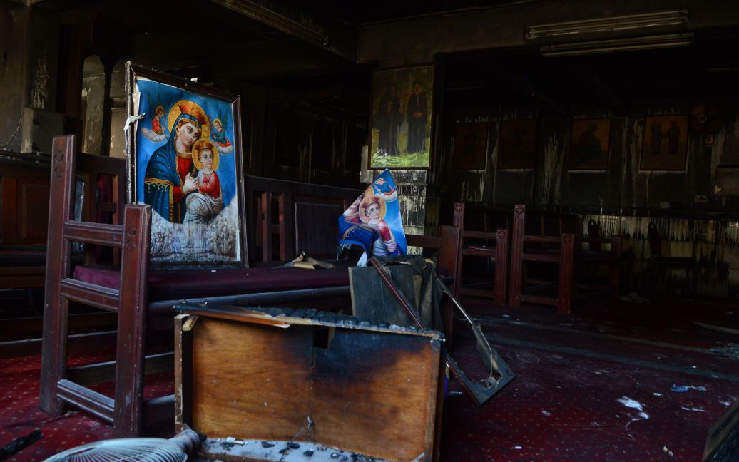 У церкві в Єгипті спалахнула пожежа: загинули понад 40 людей, зокрема – 10 дітей (фото)