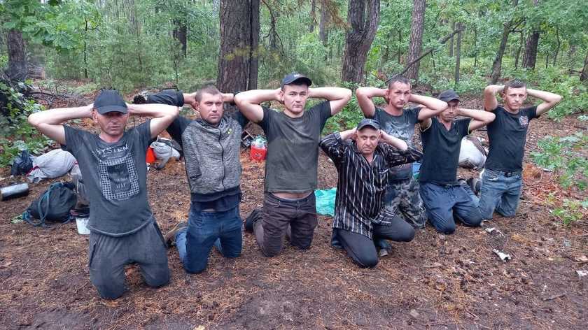 У лісі на Київщині затримали групу чоловіків: це може бути ворожа ДРГ