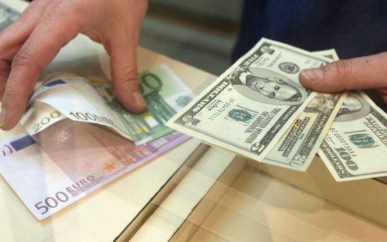 Долар і євро дорожчають: курс валют на 15 листопада в обмінниках