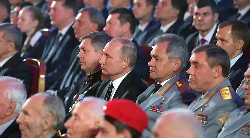 Маршали відчаю: верховний ГОВНОкомандувач повернув війну в управління військових. Наслідки обнадійливі