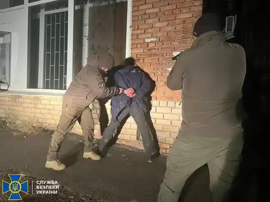 За матеріалами СБУ до 12 років тюрми засуджено ще 4 колаборантів рф, які коригували обстріли українських шкіл та лікарень