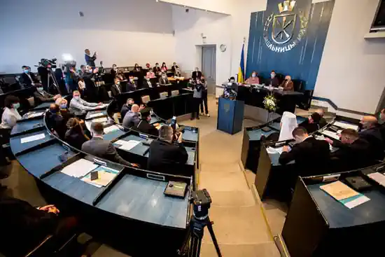 Мер Хмельницького пообіцяв позбавити Московську церкву землі