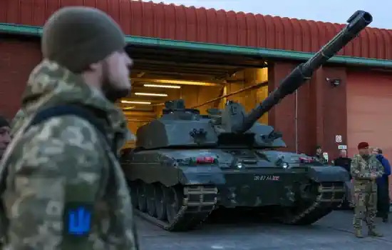 Міноборони Великої Британії: Лондон вже відправив до України тисячі снарядів для танків Challenger 2, у тому числі зі збідненим ураном