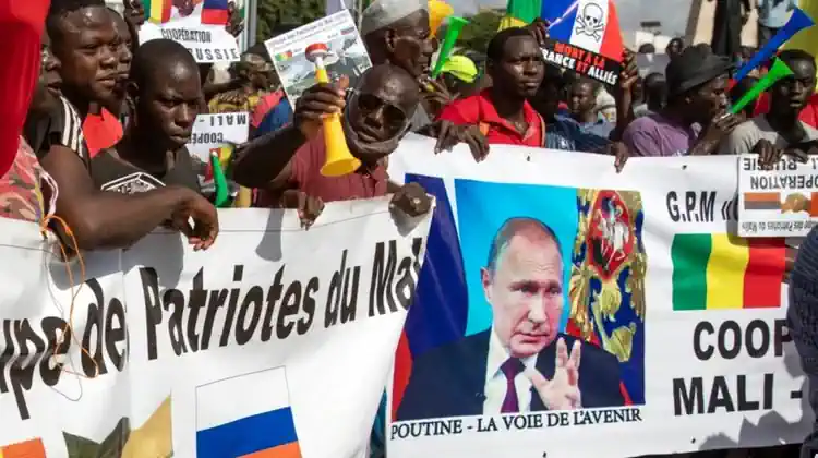 Почему Франция спокойно следит за россиянами в Африке