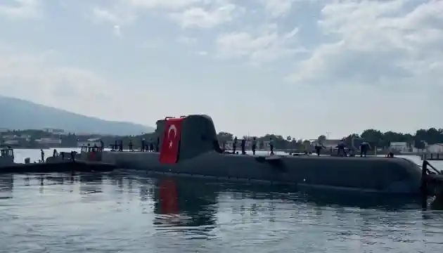 У Туреччині спустили на воду підводний човен нового типу