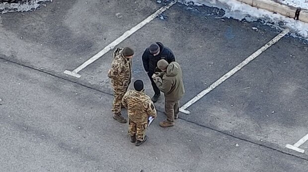 Українець після отримання повістки та ВЛК відмовився від військової служби: яке покарання призначив суд