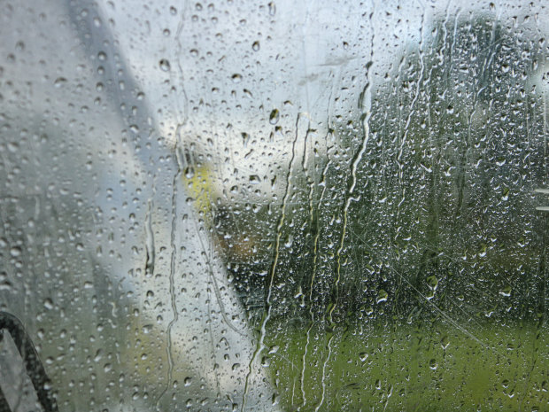 Вдарить дощ із грозами по всій країні: синоптик Діденко дала прогноз погоди