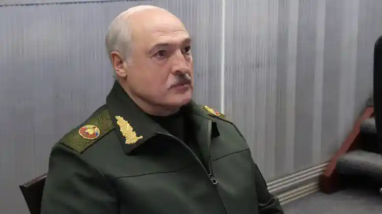 Лукашенко визнав, що Путін осоромився з війною