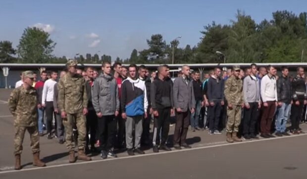 Зберіть усе найнеобхідніше: кого ТЦК зараз забирають насамперед