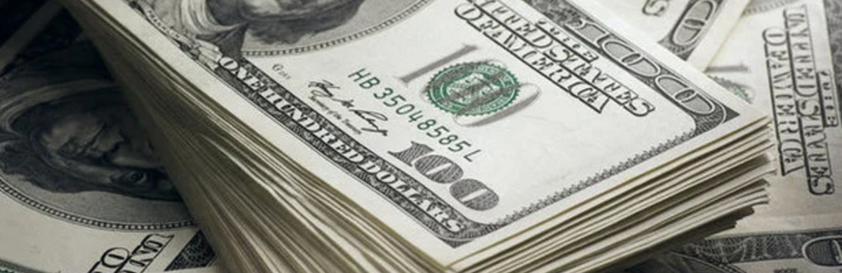 “Долар перетне скоро критичну межу, обмінники готуються заробити на курсі валют”