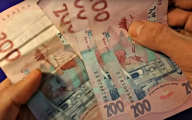 “Пенсія зросте у цих українців вже в серпні, пенсіонерів закликають звертатися за грошима”