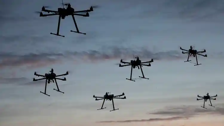 Пентагон розробляє технологію, що може знищити велику кількість дронів за один раз