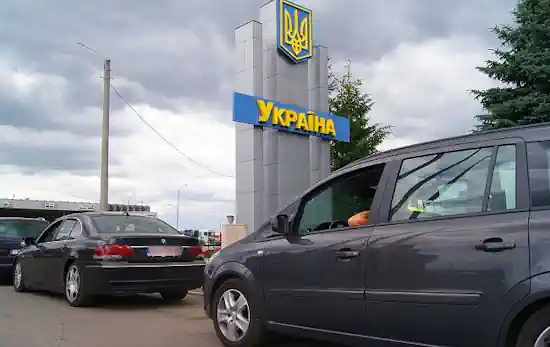 В Україні дозволили виїзд за кордон ще одній категорії громадян